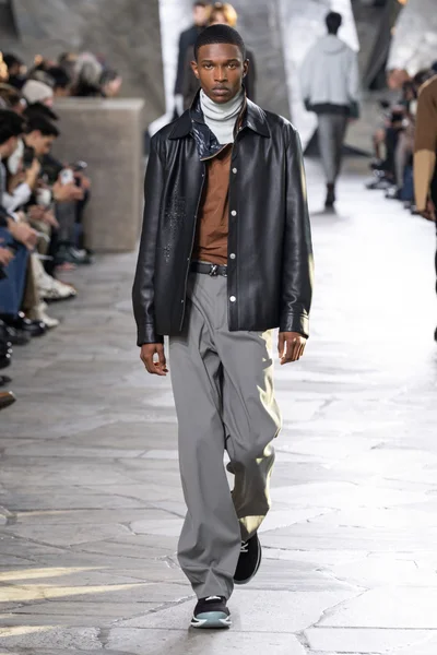 Look 9